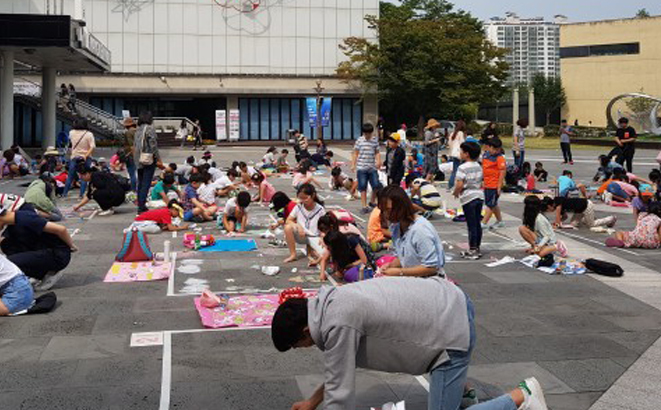 올해 마지막 광주비엔날레 광장스케치북 10월 11일 개최 관련 이미지
